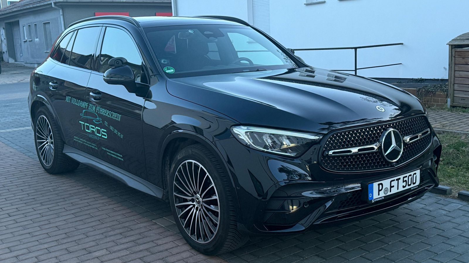 Mercedes GLC (Automatik) der Fahrschule Toros